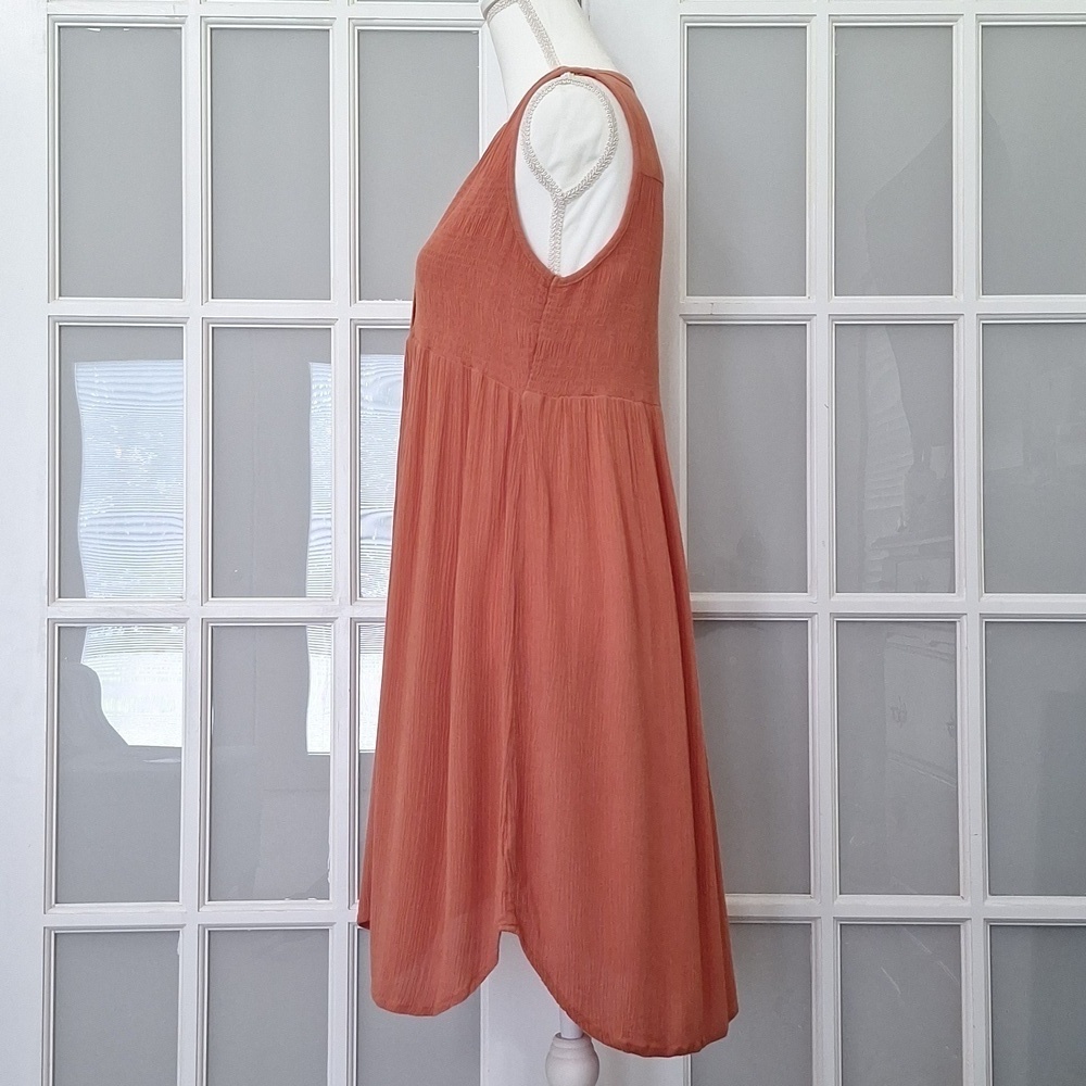 Knox Rose Sleeveless Smocked Button-Front Dress - Picture 4 of 14